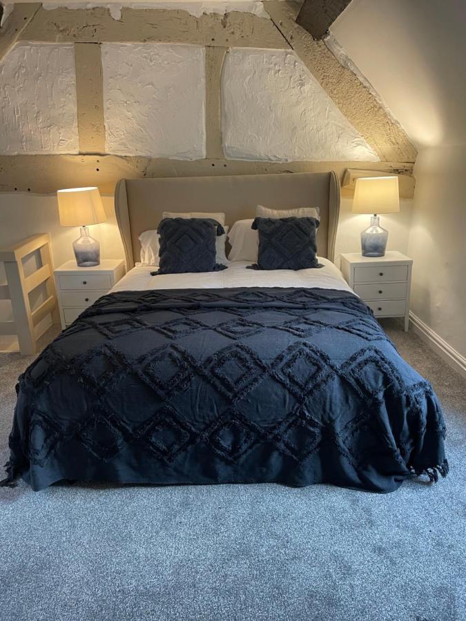 Canalside Cottage In The Heart Of Llangollen. Exterior photo